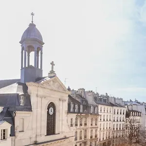 Apartment Famous Parisian Designer's Pied-a-terre In Le Marais, Paris