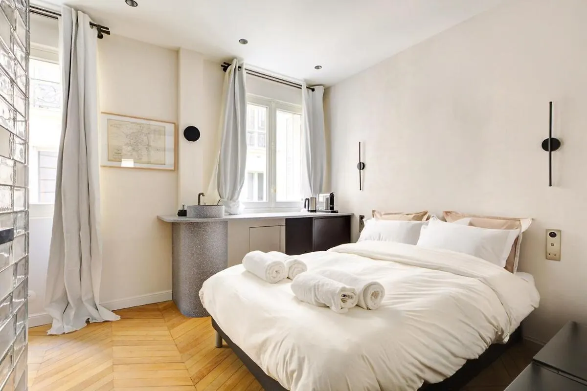 Studio Prestige Paris 0*,  France